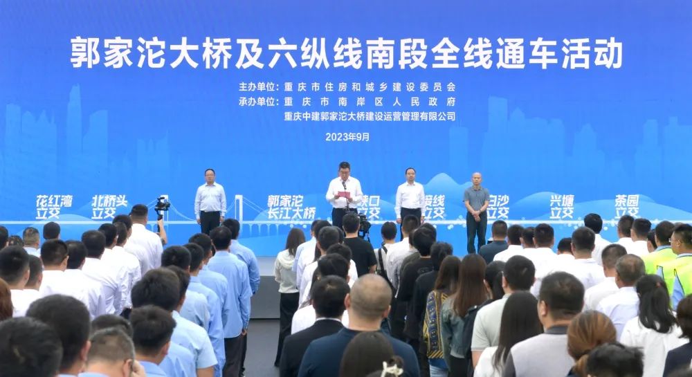 1695777996358375.jpg 640.jpg